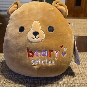 Squishmallow Omar
